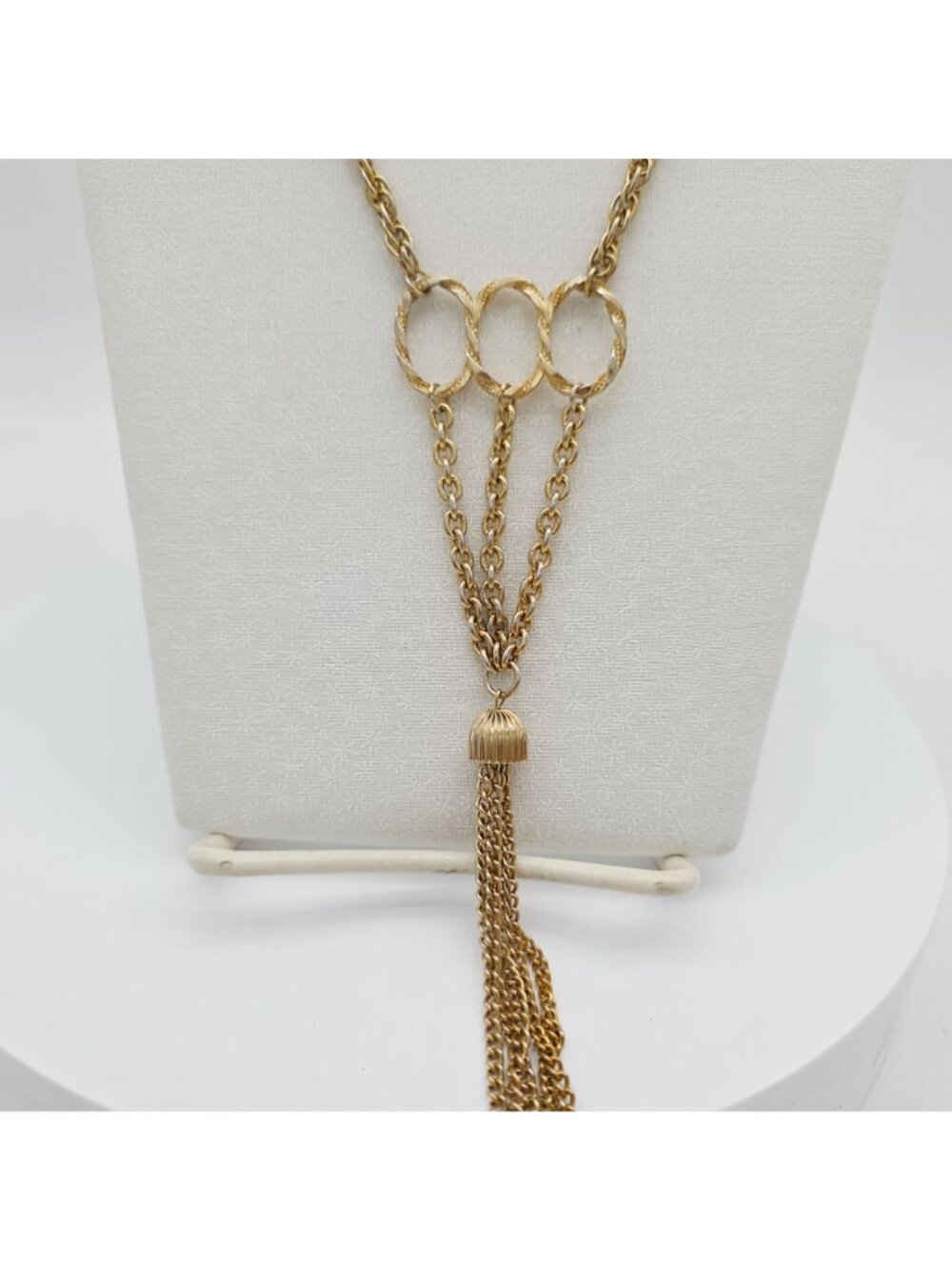 Gold-Tone Chain Necklace Triple Oval Rings & Tassel Pendant Lobster Clasp 20" - Picture 2 of 6
